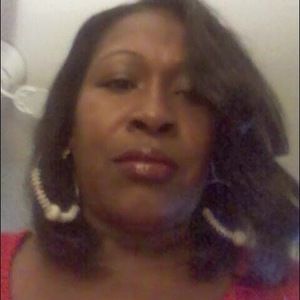 Meet your Posher, Dena